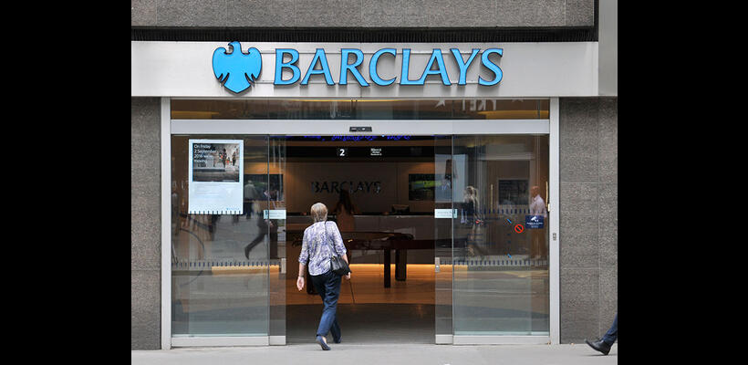 Barclays: Γιατί αυστηροποιεί τους κανόνες για την τηλεργασία