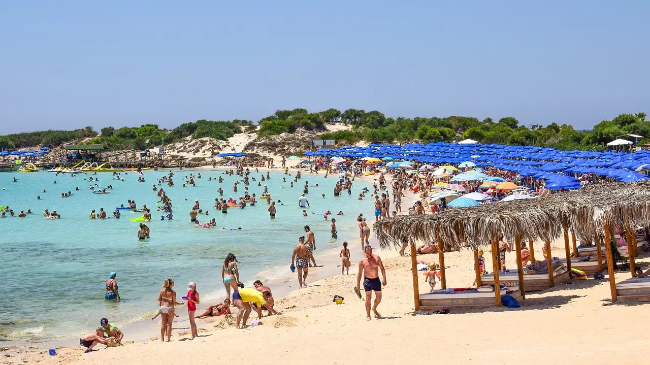 Διπλασιάστηκαν οι τουρίστες που έφτασαν Κύπρο τον Ιούνιο