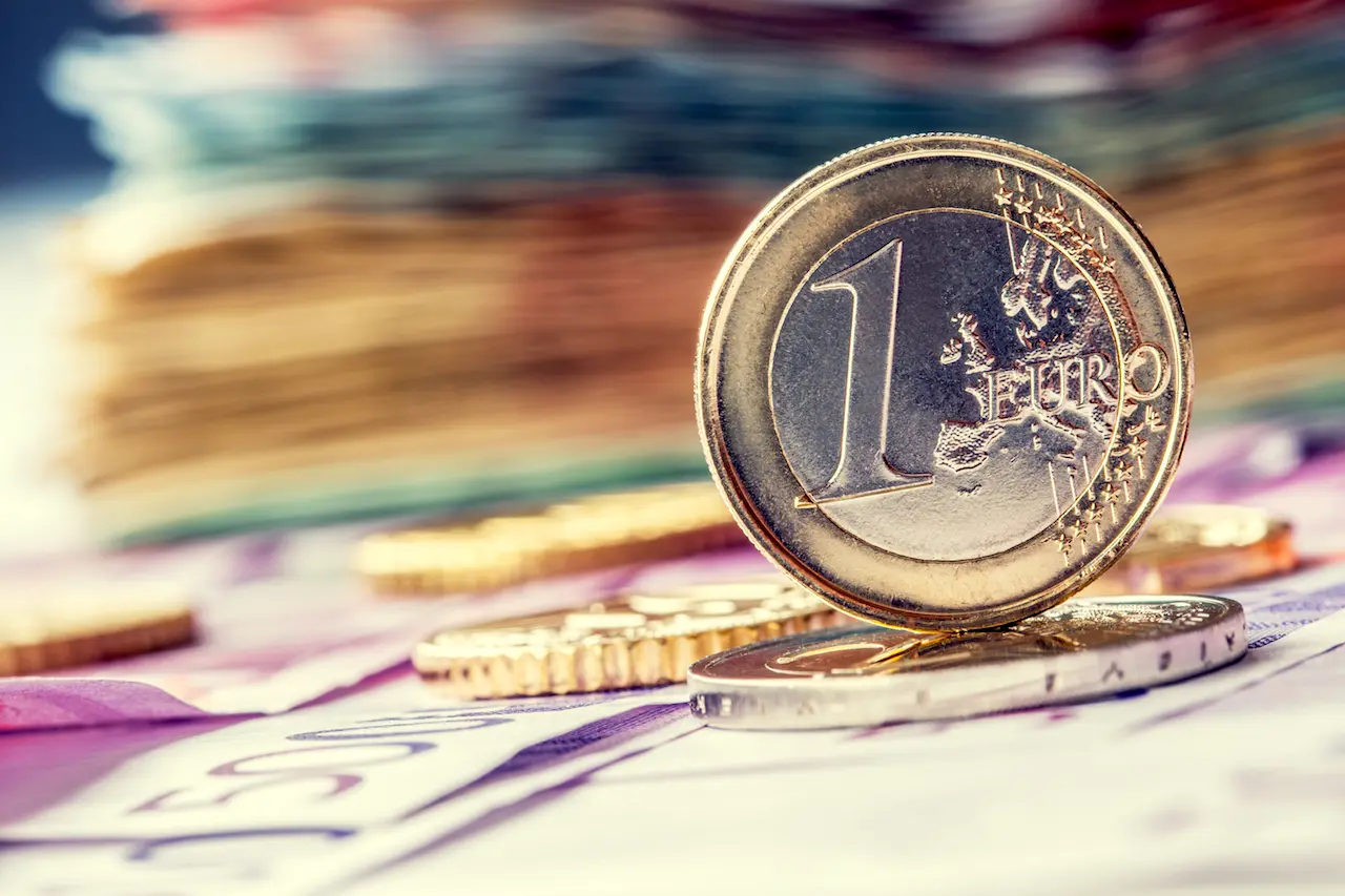 Το ευρώ ενισχύεται κατά 0,10%
