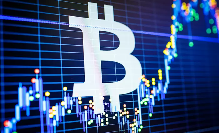 Καλπάζει προς τα $8.000 το Bitcoin