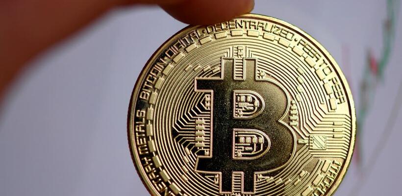 Οι 2+1 σκόπελοι που απειλούν το Bitcoin