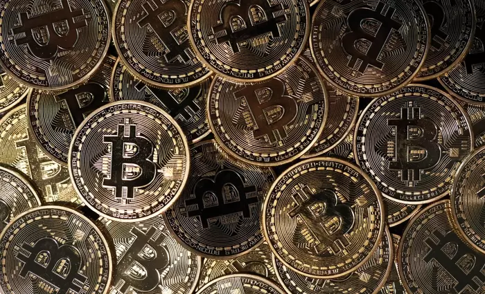 Η εκεχειρία έφερε ράλι στα cryptos – Ξεπέρασε τα $105.000 το bitcoin