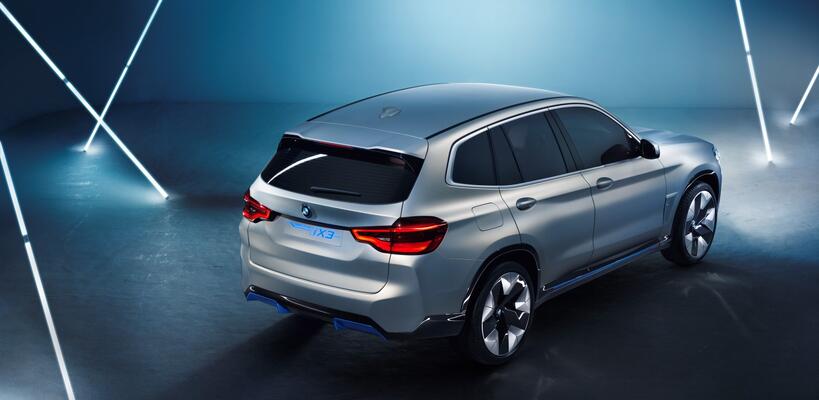 BMW Concept iX3: Το πρώτο πλήρως ηλεκτροκίνητο μοντέλο στην κατηγορία
