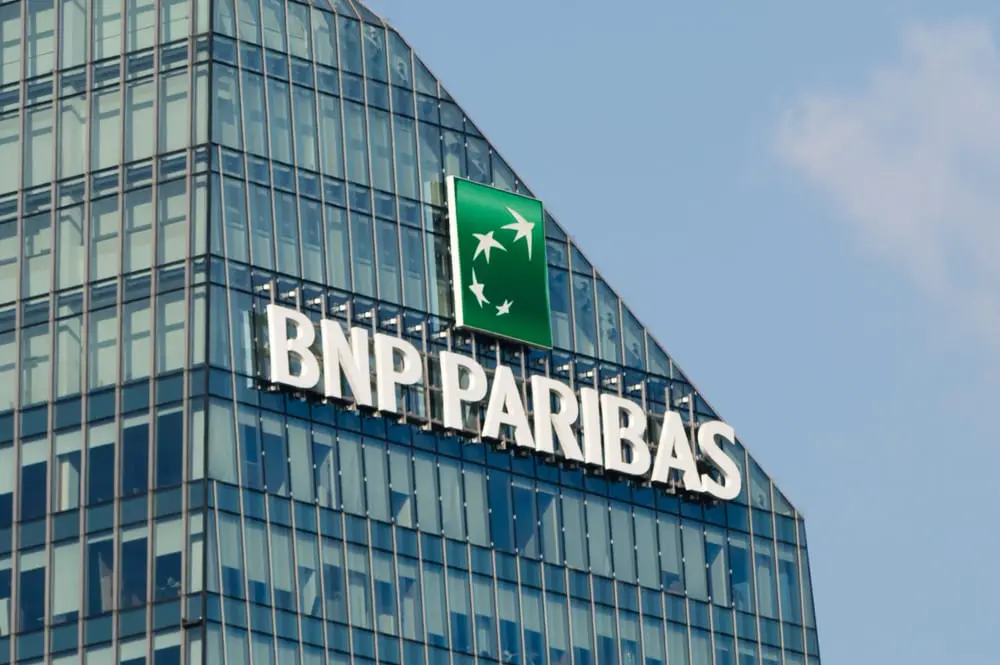 Η BNP Paribas αποζημιώνει £2 εκατομμύρια εργαζόμενη για μισθολογική διάκριση