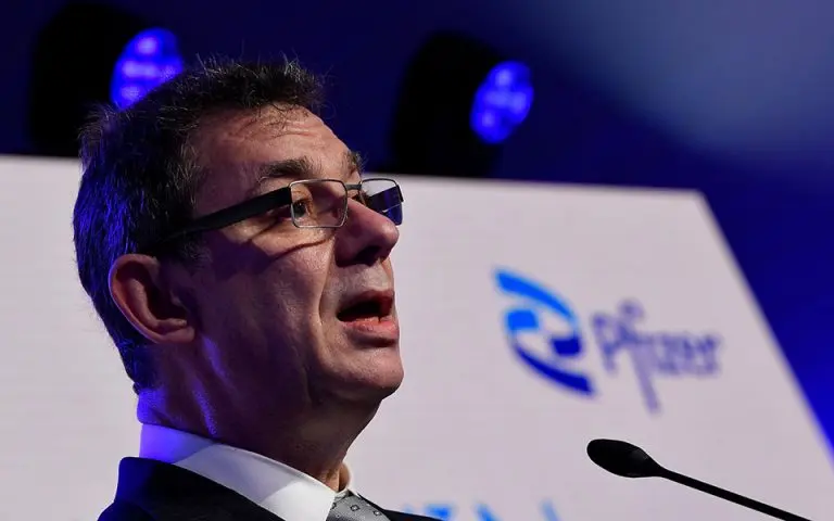 Εμβόλιο ειδικά για την Ομικρον ετοιμάζει η Pfizer