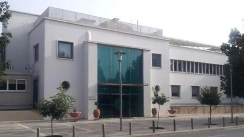 Αυτεπάγγελτη εξέταση για καταχρηστικές ρήτρες