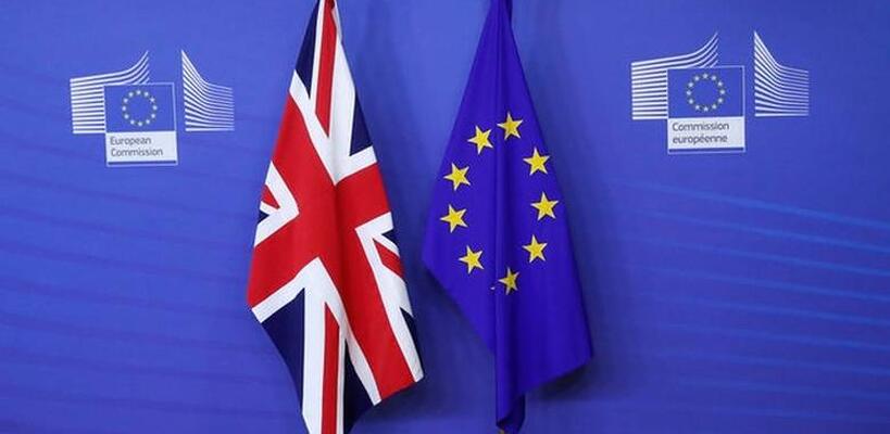 Μέι: Ενα Brexit χωρίς συμφωνία δεν θα είναι και το τέλος του κόσμου