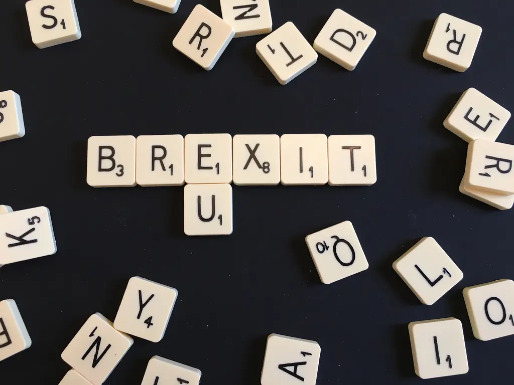 Στο Δουβλίνο για το Brexit η Μέι 