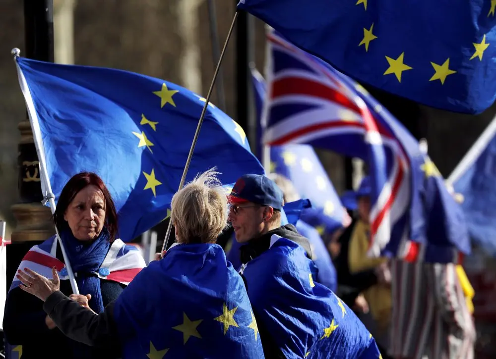 Παραμένει η ασάφεια και ο διχασμός για το Brexit