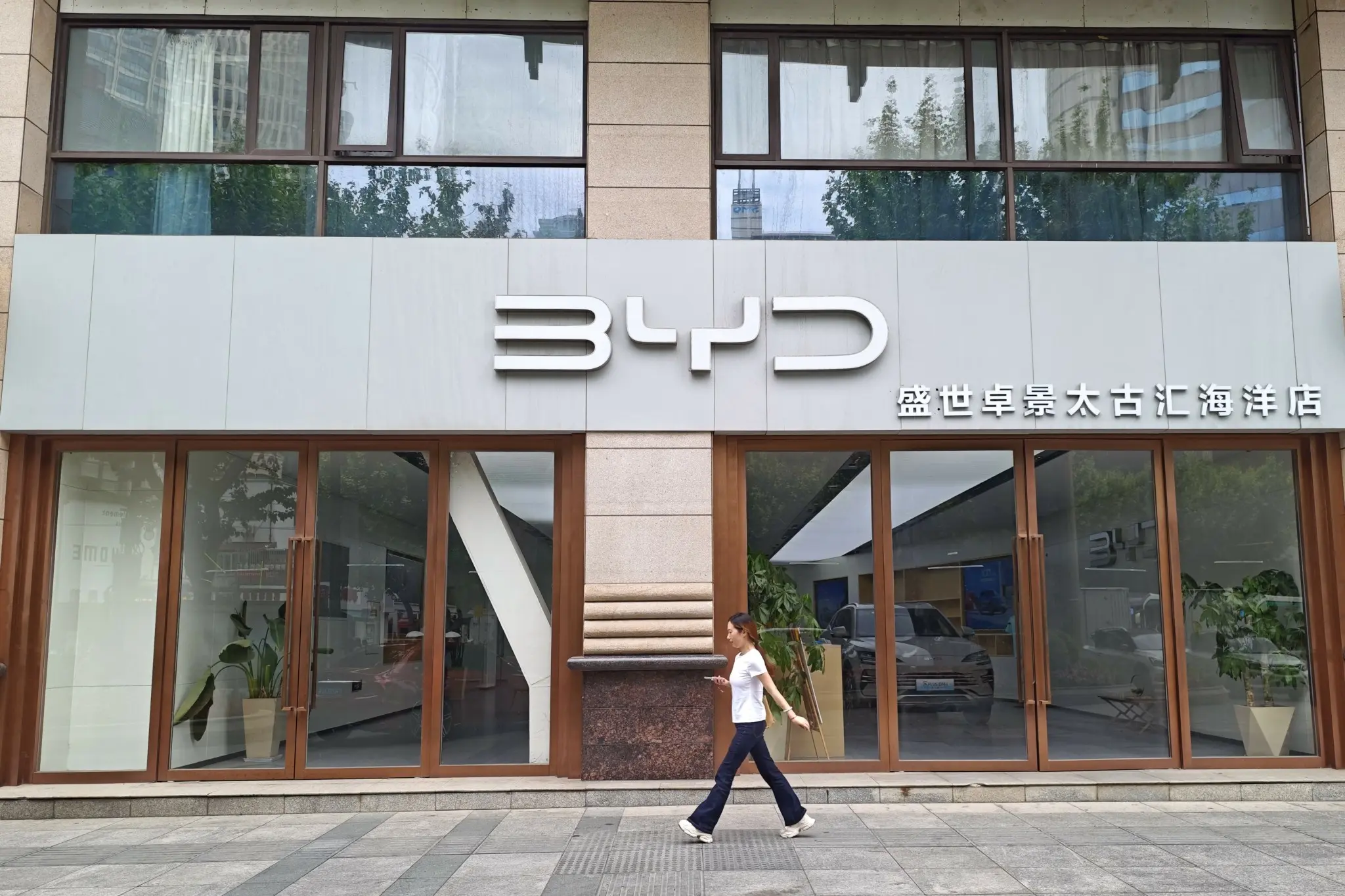 BYD: Μειωμένες παραδόσεις τον Ιούλιο και ανησυχία για το 2025