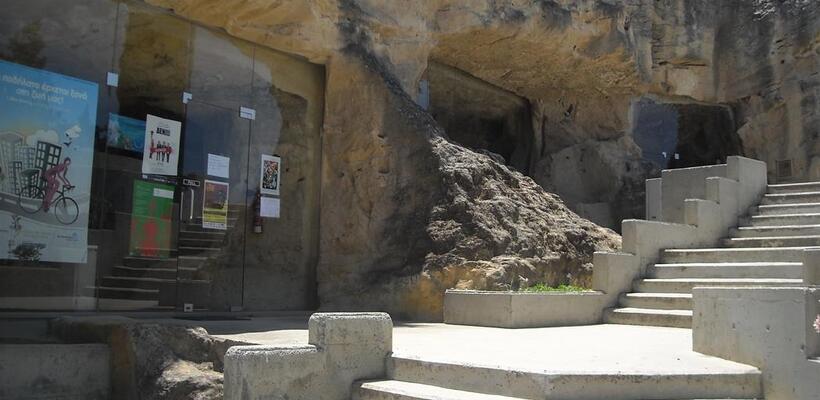 Σε ιδιώτες το Σκαλί και άλλοι Δημοτικοί χώροι της Αγλαντζιάς