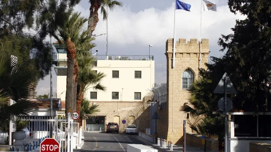 Υπέρ των αιτημάτων των δεσμοφυλάκων τάσσεται η ΠΑΣΥΔΥ