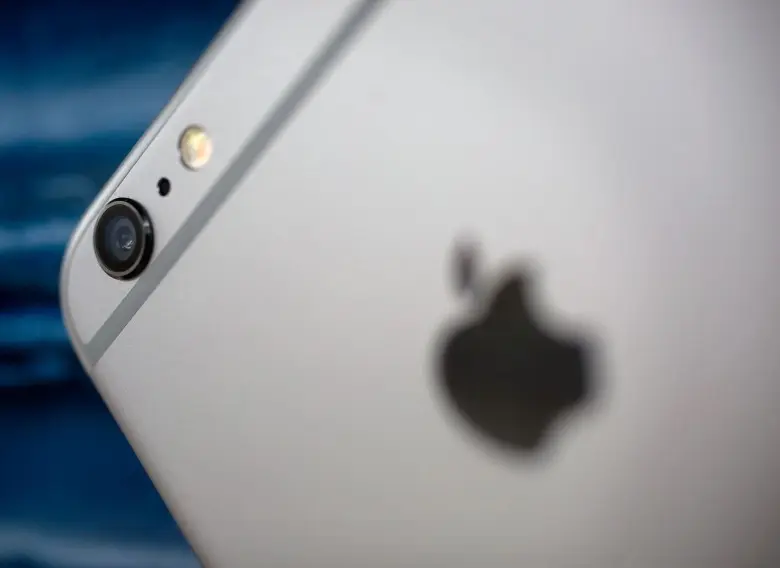 Η Apple αρχίζει να πουλά εξαρτήματα σε ανεξάρτητα καταστήματα επισκευής