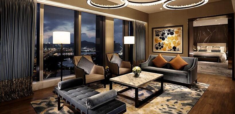 H Melco έλαβε 85 αστέρια για τα ξενοδοχεία, σπα και εστιατόριά της