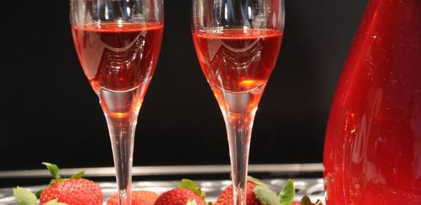 Τρίτο βραβείο με σπιτικό λικέρ φράουλας έλαβε ο Δήμος Δερύνειας σε διεθνή διαγωνισμό