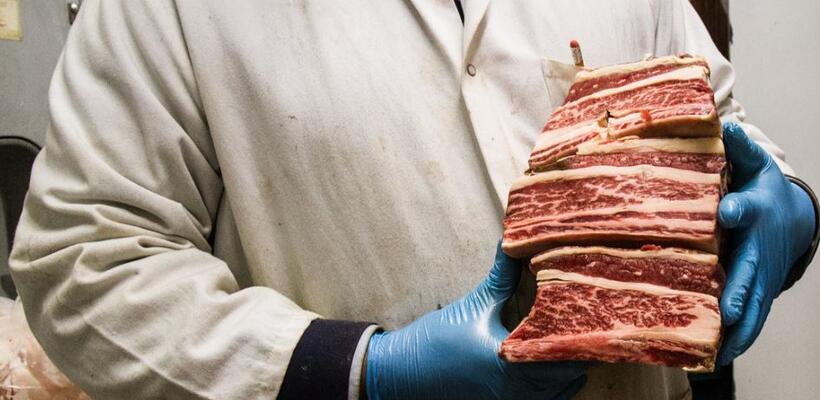 Εταιρία ξέμεινε από ρευστό και αποπληρώνει τα χρέη της σε χαμ