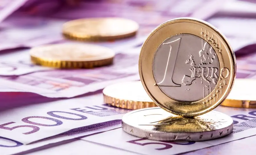 Ενισχύεται το ευρώ στην αγορά συναλλάγματος