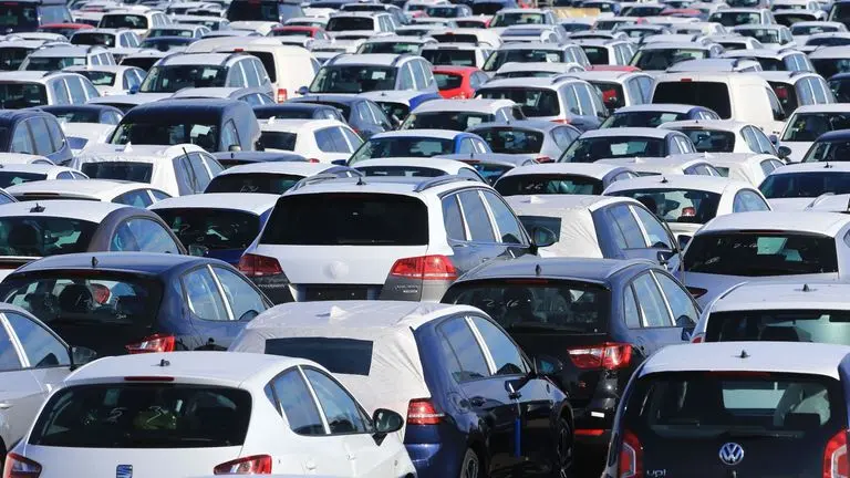 Βυθίζονται οι πωλήσεις αυτοκινήτων στην Βρετανία