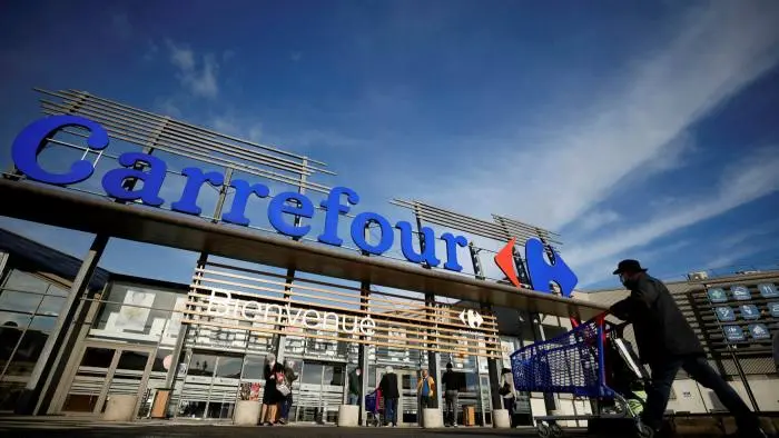 Carrefour: Η Διεθνής Αμνηστία καταγγέλλει τις συνθήκες εργασίας στην Σ. Αραβία