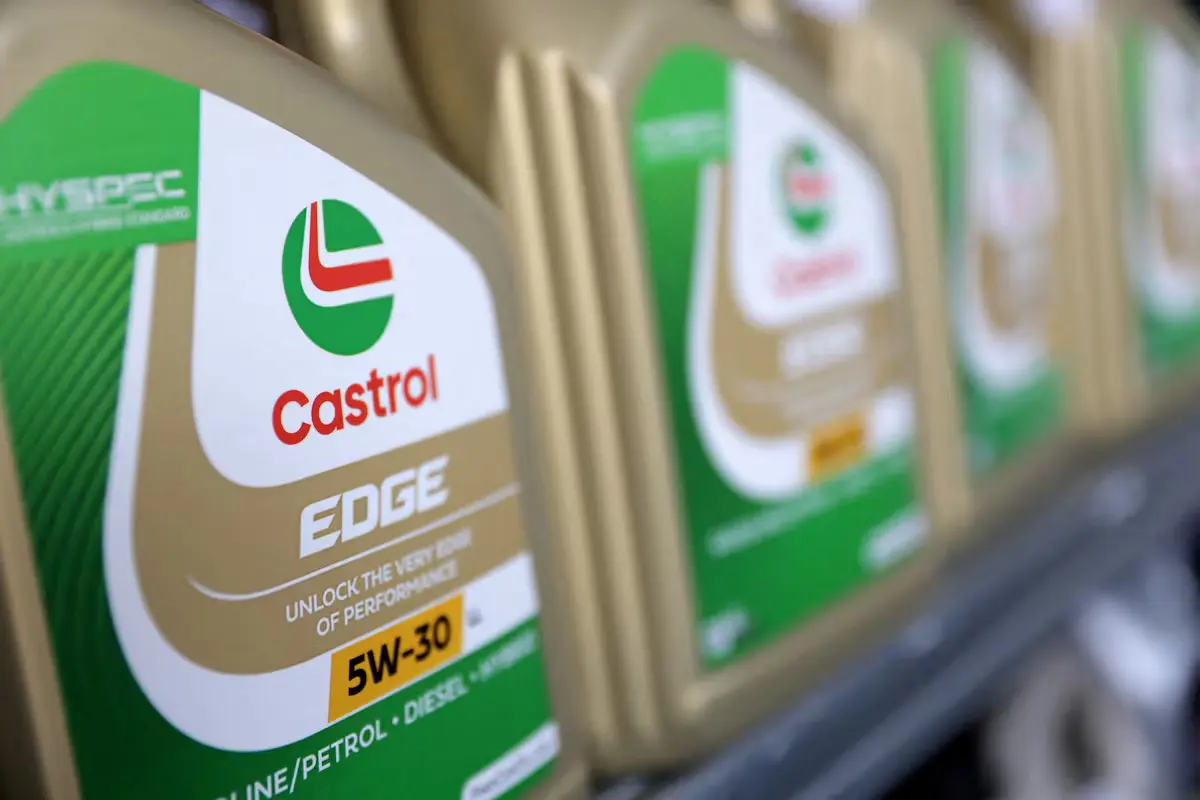 BP: Πουλάει στη Stonepeak το 65% της Castrol έναντι 6 δισ. δολ.