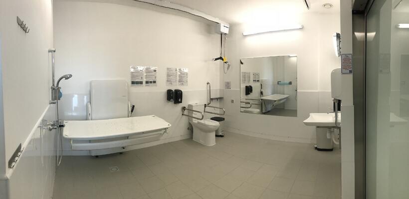 Στο Αεροδρόμιο Λάρνακας το πρώτο «Αποδυτήριο για Άτομα με Αναπηρία»