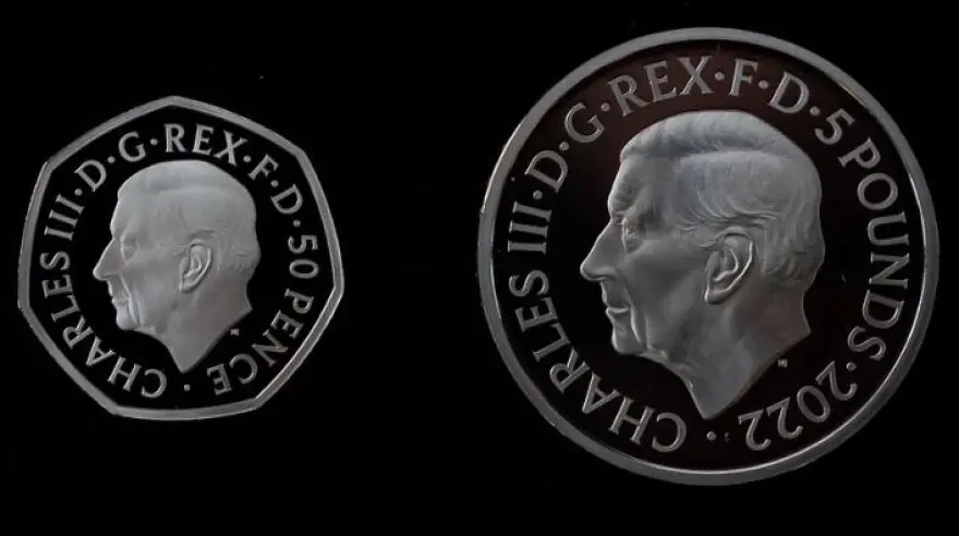Βρετανία: Σήμερα σε κυκλοφορία τα πρώτα νομίσματα με το πορτρέτο του βασιλιά Καρόλου