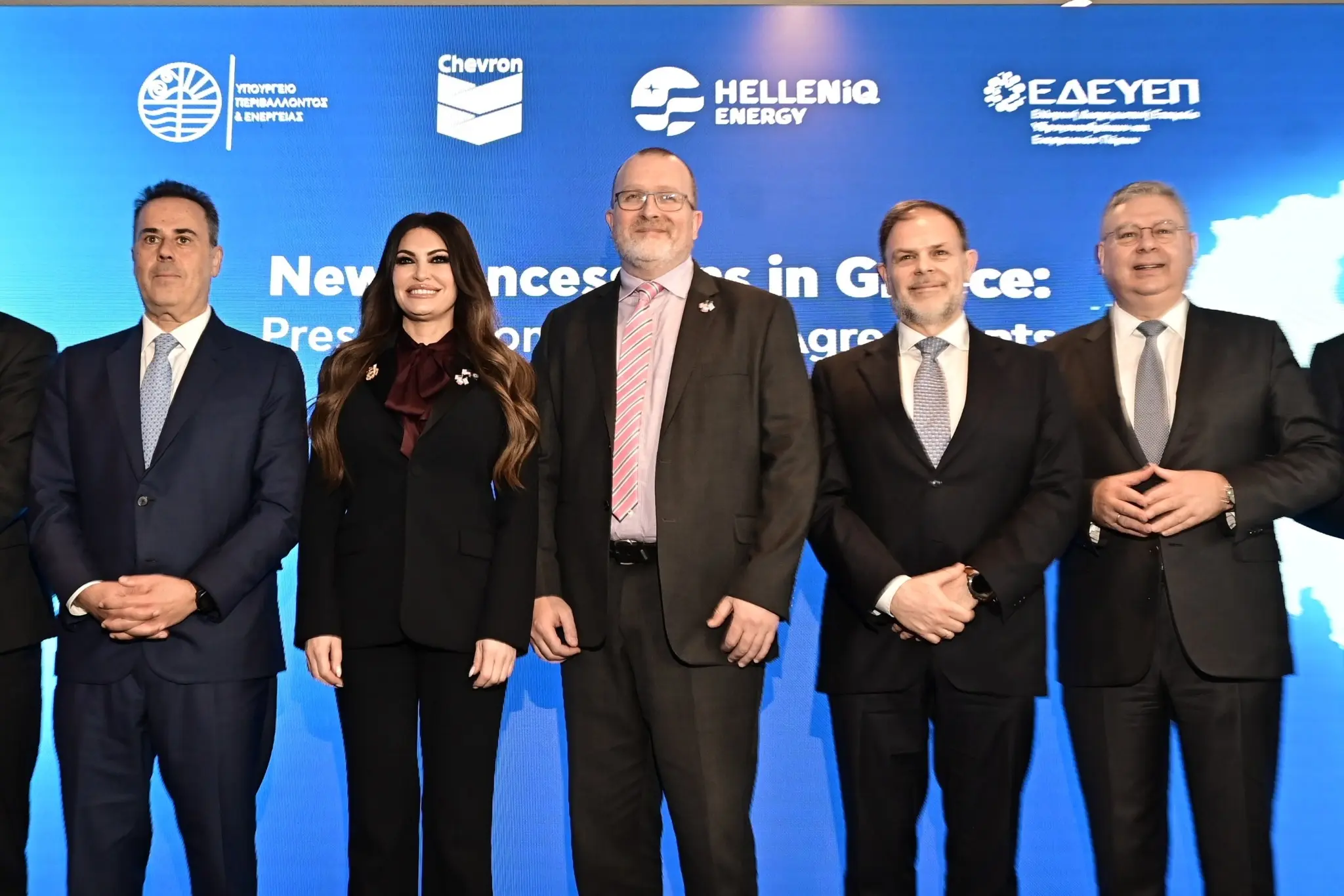 Έπεσαν οι υπογραφές μεταξύ του ελληνικού Δημοσίου, Chevron και HelleniQ Energy για έρευνες υδρογονανθράκων