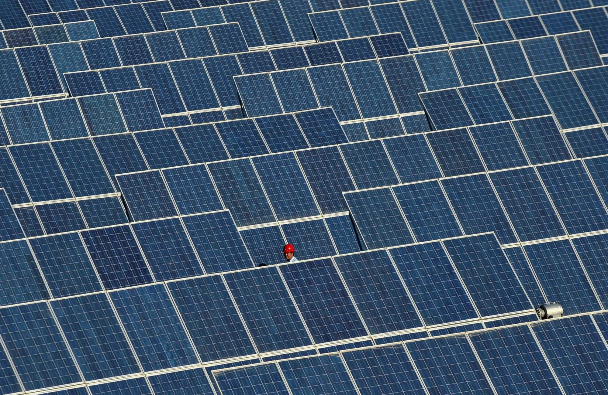 Η Κίνα «φρενάρει» τις επιδοτήσεις στην καθαρή ενέργεια
