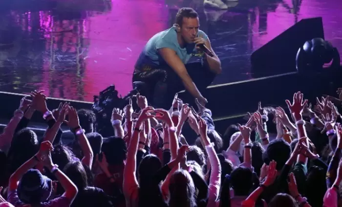 Coldplay: Πώς μείωσαν το περιβαλλοντικό αποτύπωμα της περιοδείας τους κατά 59%