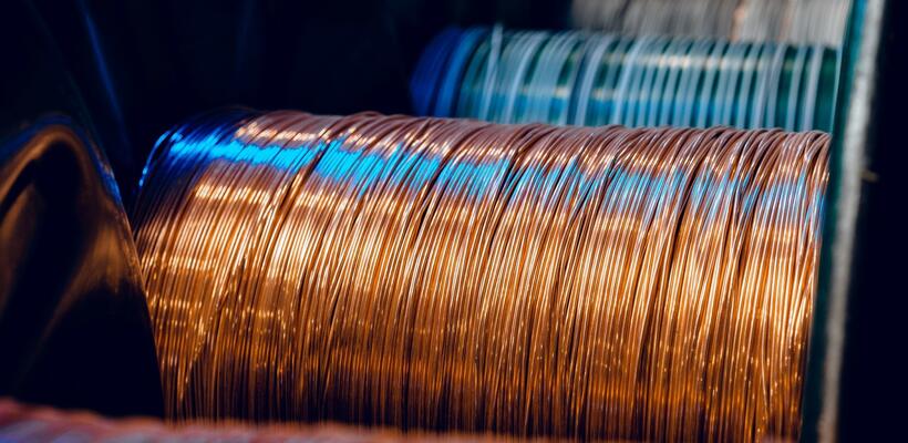 Γιατί ο μεγαλύτερος κατασκευαστής καλωδίων χαλκού επικροτεί τους δασμούς Τραμπ