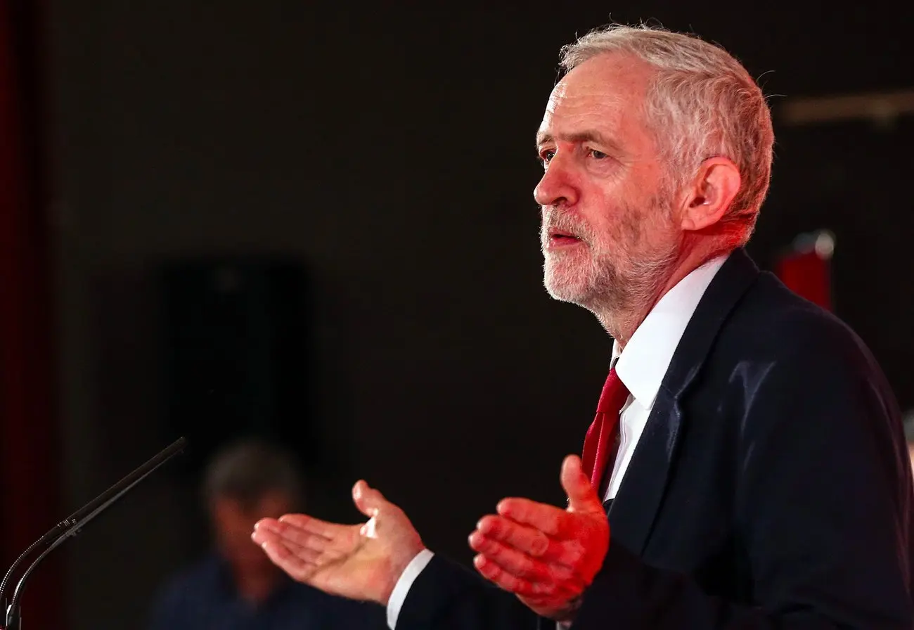 Times: Δεύτερο δημοψήφισμα για το Brexit θέλει ο Κόρμπιν