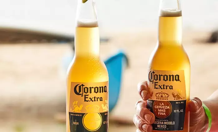 Ο Mr. Corona μοίρασε εκατομμύρια σε 80 συγχωριανούς του