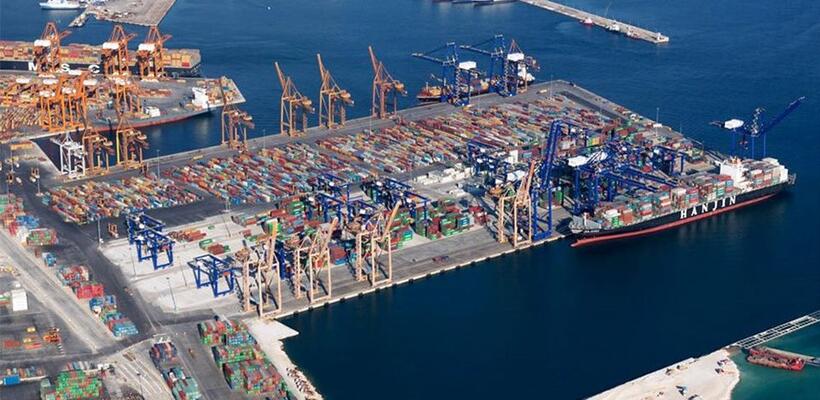 Σχεδόν 150.000 containers έχασε ο Πειραιάς λόγω Χούθι