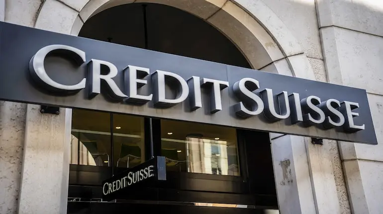 Bloomberg: Επιδεινώνονται οι επιλογές της Credit Suisse εν μέσω χάους στις αγορές