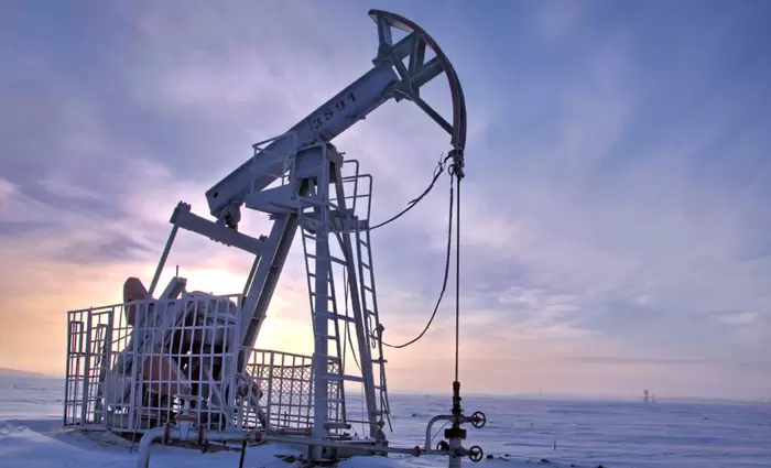 Επιθέσεις στη Ρωσία, κρύο στις ΗΠΑ και OPEC+ ενισχύουν τις τιμές πετρελαίου