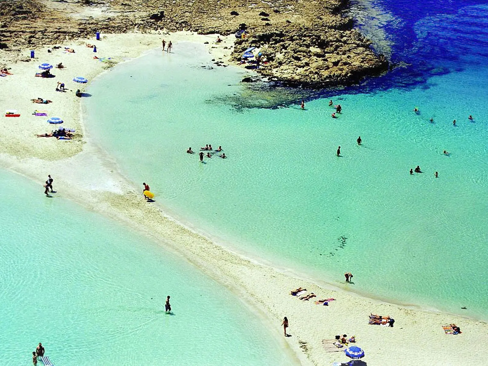 Αρχίζουν οι επαφές για τη νέα τουριστική σεζόν με αεροπορικές και ταξιδιωτικά