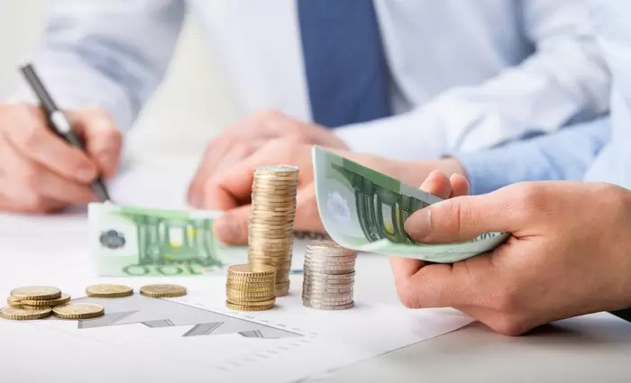 Η Ολομέλεια απέρριψε την αναπομπή της νέας επέκτασης της αναστολής των εκποιήσεων