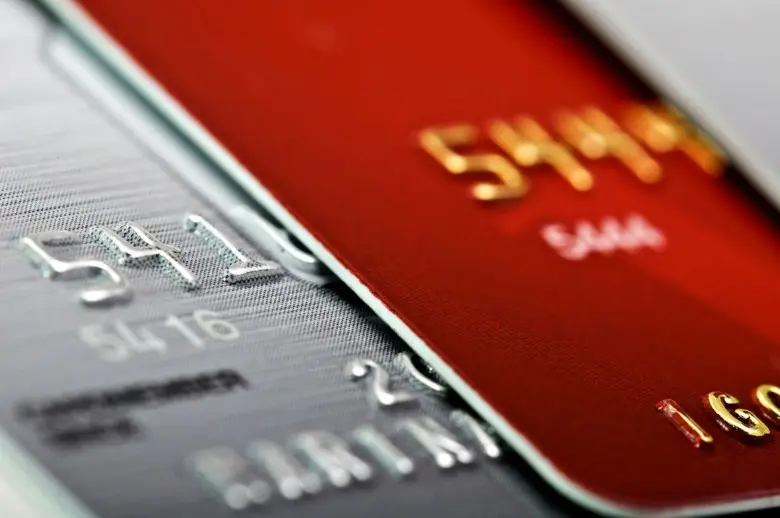 Κόκκινα δάνεια ύψους €127 εκατ. σε ΣΚΤ από πολιτικά πρόσωπα 
