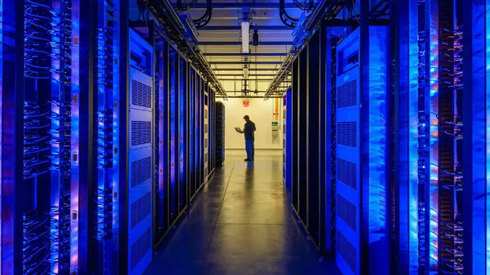 Το Facebook κατασκευάζει νέο τεράστιο κέντρο δεδομένων