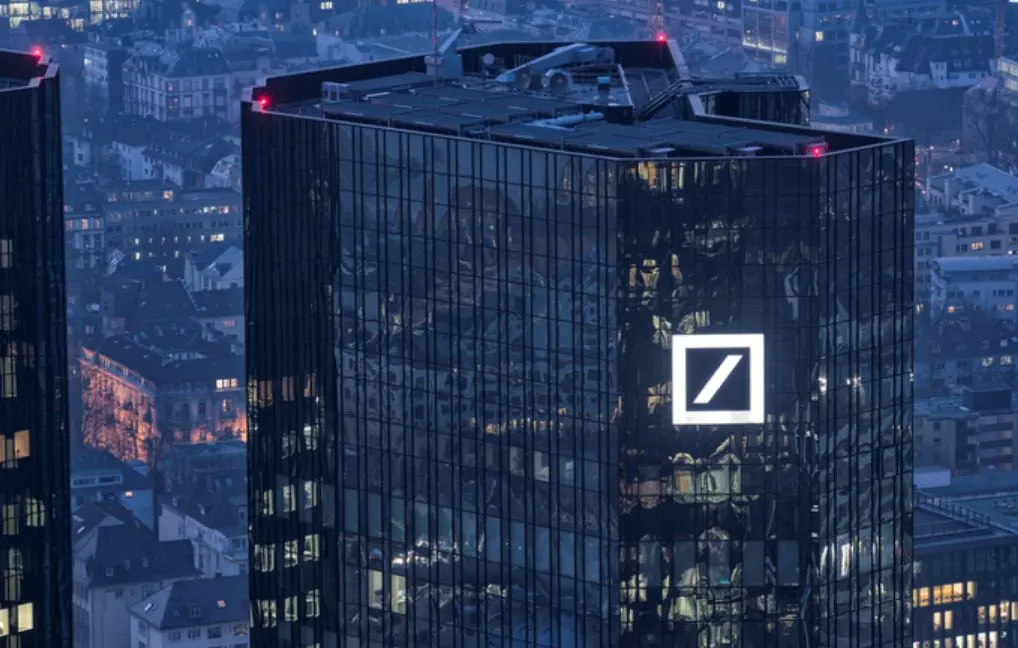 Deutsche Bank: Ρεκόρ μπόνους €2,5 δισ. – Η μεγαλύτερη αύξηση της δεκαετίας