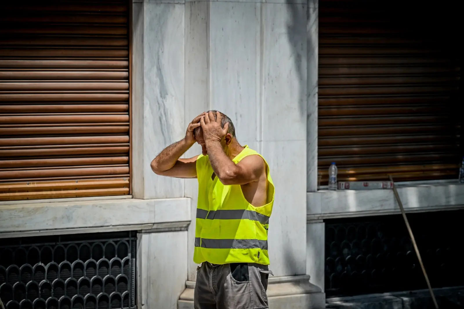 Απαιτείται και σήμερα διακοπή εργασιών λόγω υψηλών θερμοκρασιών