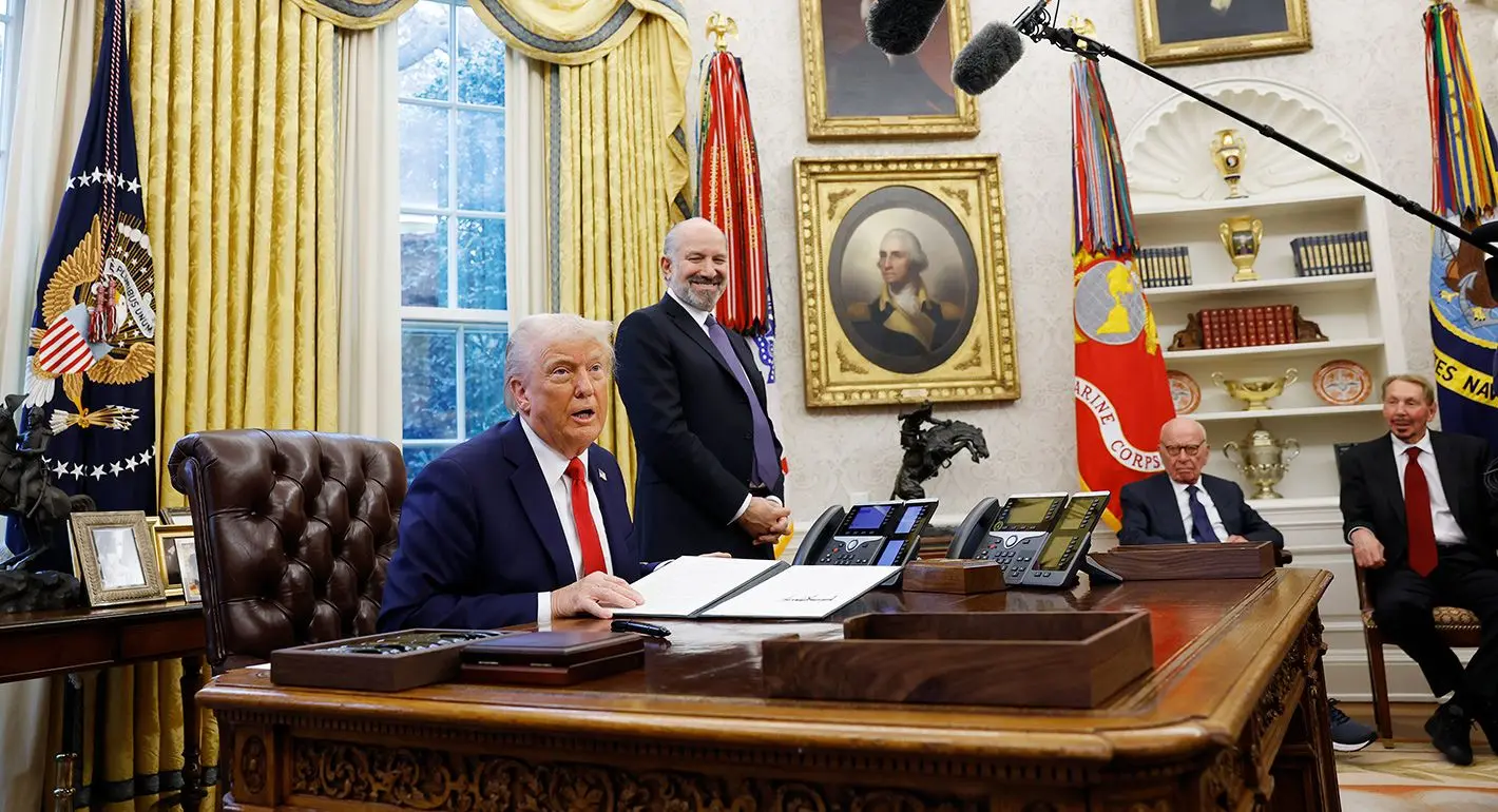 Carnegie Endowment: Τα διατάγματα που υπέγραψε ο Τραμπ αλλάζουν τον παγκόσμιο ενεργειακό χάρτη