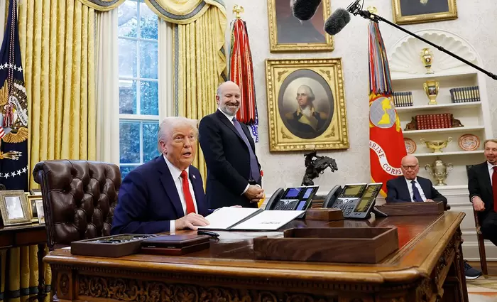 Carnegie Endowment: Τα διατάγματα που υπέγραψε ο Τραμπ αλλάζουν τον παγκόσμιο ενεργειακό χάρτη