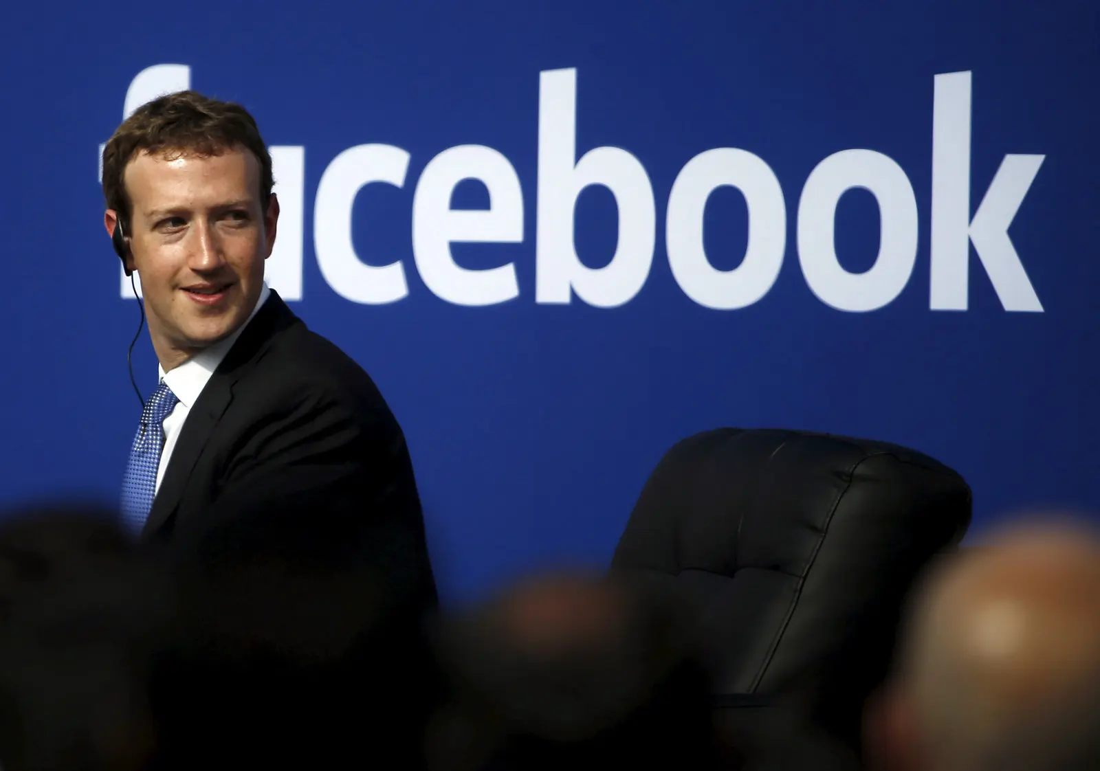 Facebook: Το χέρι στην τσέπη με σχεδόν $5δισ. για σκάνδαλο με προσωπικά δεδομένα