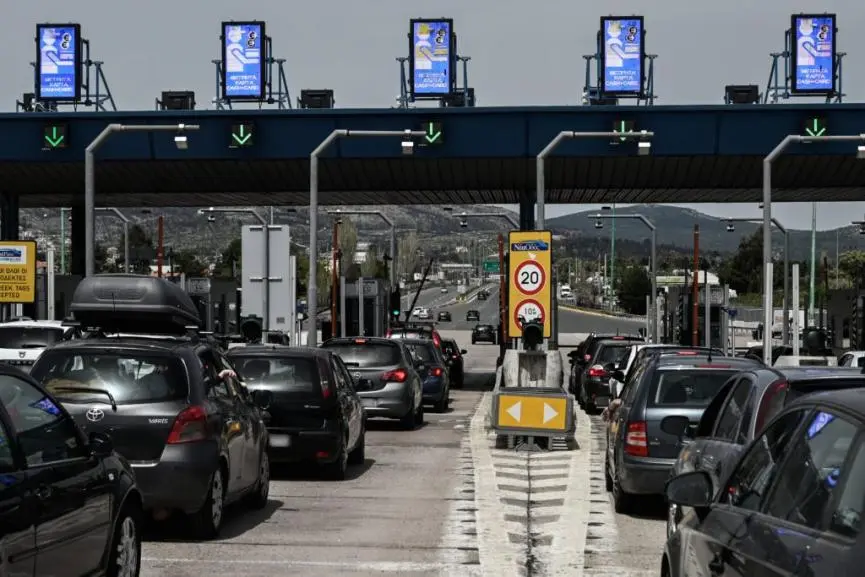 Ξεκαθαρίζει το Υπουργείο Μεταφορών για τα διόδια (βίντεο)