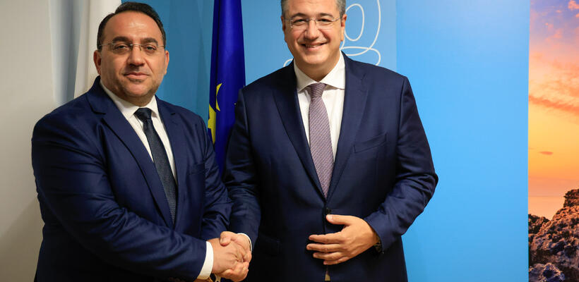 Συνάντηση Κ. Κουμή με τον Ευρωπαίο Επίτροπο Τζιτζικώστα για τη νέα Ευρωπαϊκή Στρατηγική Τουρισμού