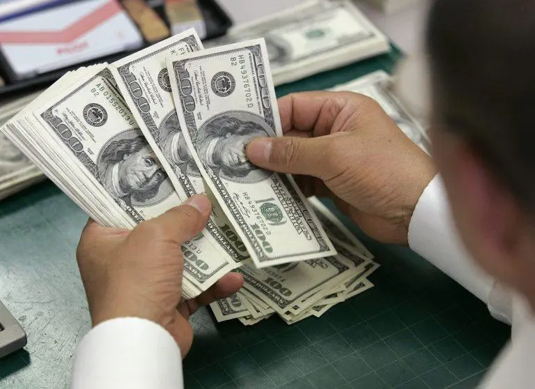 UBS: Ακόμη πιο πλούσιοι κατά 386,9 δισ. οι billioners το 2025