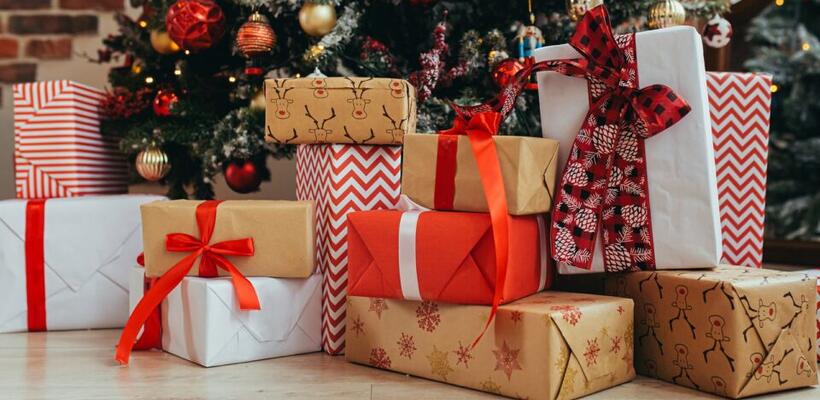 Ολοένα και περισσότεροι Γάλλοι «βγάζουν στο σφυρί» τα χριστουγεννιάτικα τους δώρα