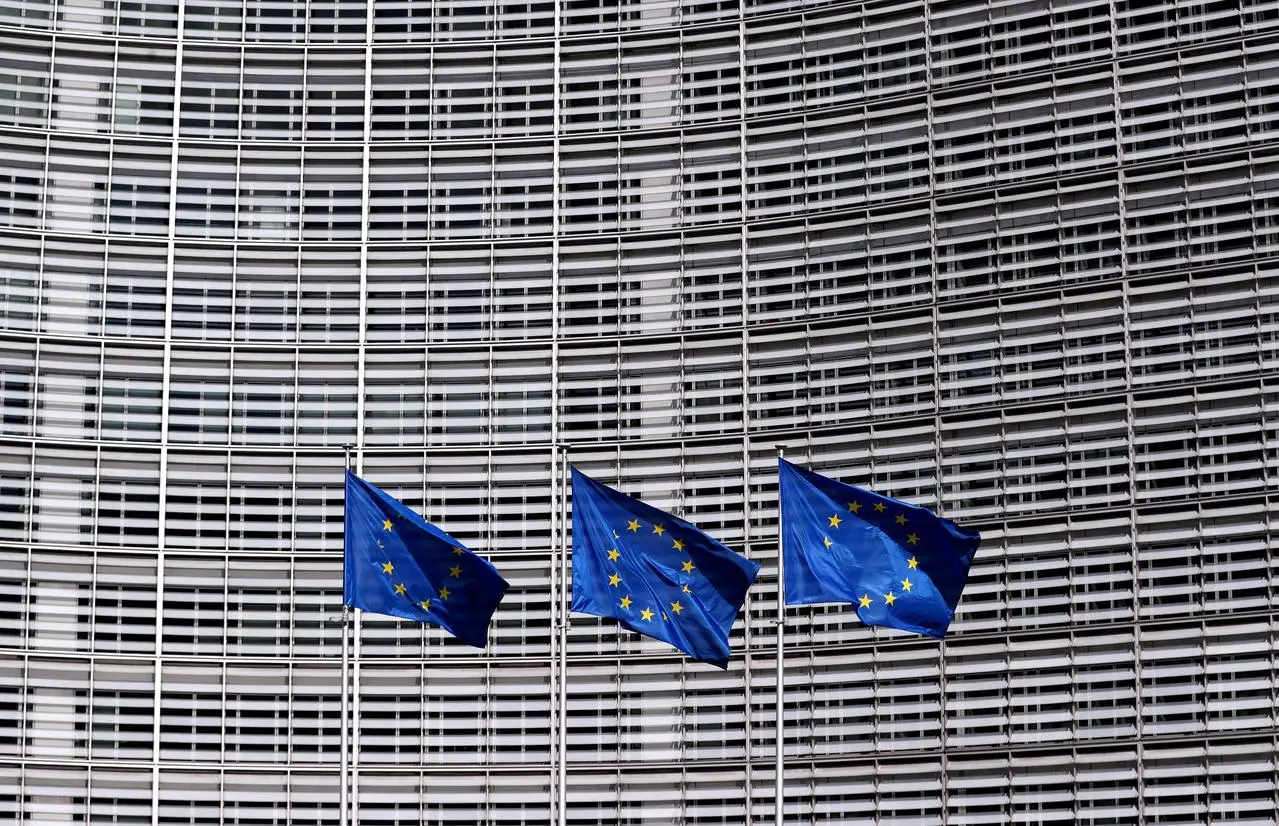 Κομισιόν: Πρόγραμμα 300 εκ. ευρώ για χρηματοδότηση επιχειρήσεων