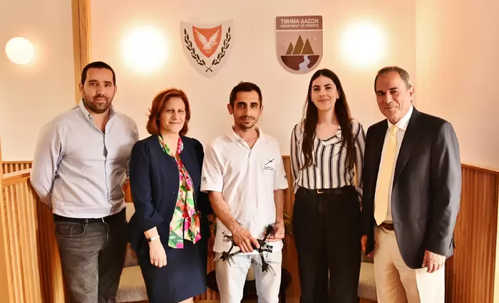 Hermes Airports: Δωρεά εκπαιδευτικού μη επανδρωμένου αεροσκάφους στο Τμήμα Δασών